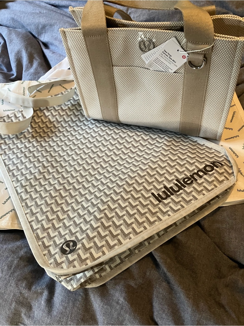 NWT Lululemon Two Tone Canvas Tote, 4.5 Liter, Mojave Tan/Light Ivory